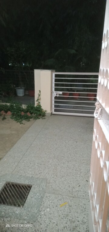 Balcony in 3.5 BHK Apartment at DDA Rosewood Apartments, Vasant Kunj – for Rent