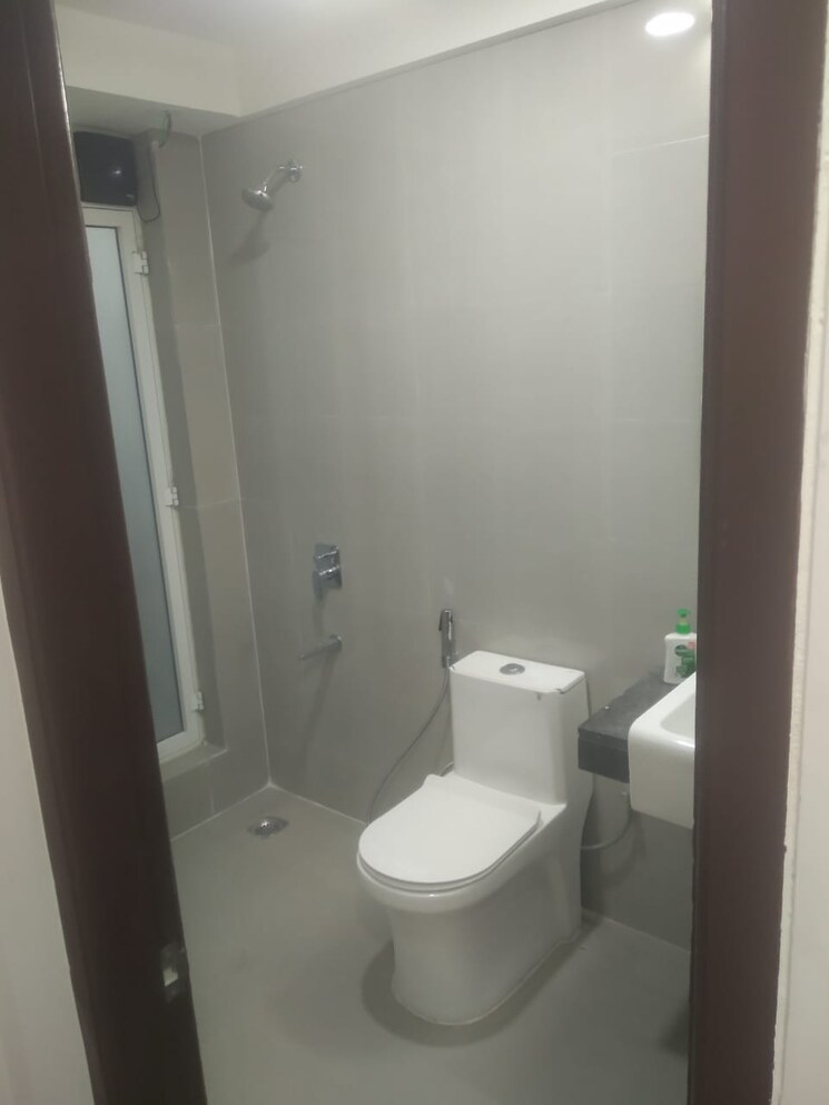Bathroom, indiabulls-one-indiabulls 2 Bedroom 815 Sq.Ft. Apartment In Pokhran Road No Two Thane 9624916
