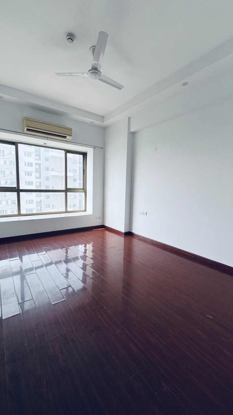 Room, tgb-meghdutam 4 Bedroom 3350 Sq.Ft. Apartment In Sector 50 Noida 9624926