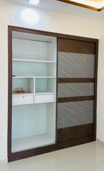 Room in 4 BHK Apartment at Cosmos Hawaiian Village, Ghodbunder Road – for Rent