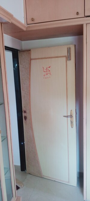 Room in 1 BHK Apartment at Poonam Darshan, Andheri East – for Rent