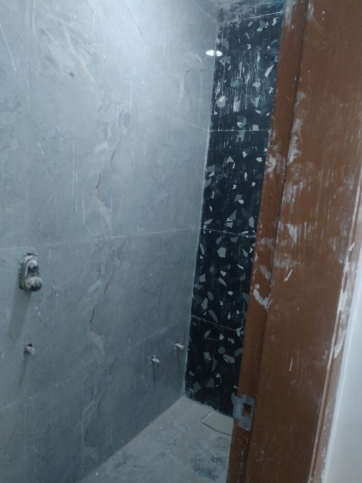 Bathroom, govindpuri 2 Bedroom 70 Sq.Yd. Builder Floor In Govindpuri Delhi 9624980