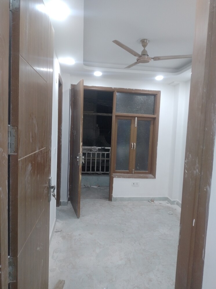 Room, govindpuri 2 Bedroom 70 Sq.Yd. Builder Floor In Govindpuri Delhi 9624980