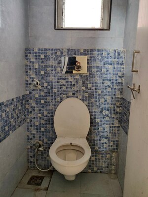 Bathroom in 1 BHK Apartment at Sector 14 Dwarka – for Rent