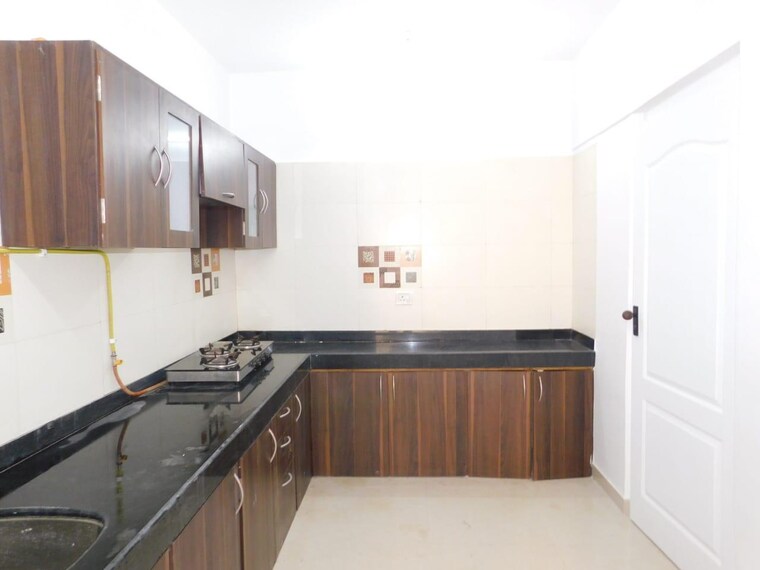 Kitchen, ever-top-apartment 3 Bedroom 1350 Sq.Ft. Apartment In Andheri West Mumbai 9624991