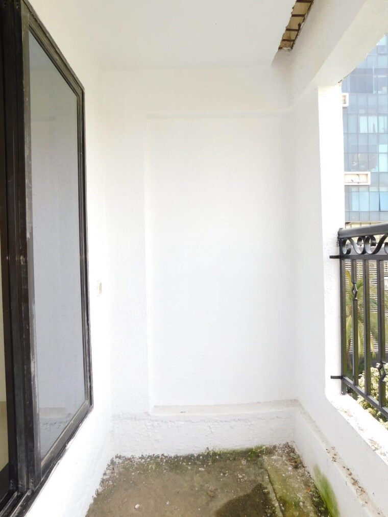 Balcony, ever-top-apartment 3 Bedroom 1350 Sq.Ft. Apartment In Andheri West Mumbai 9624991