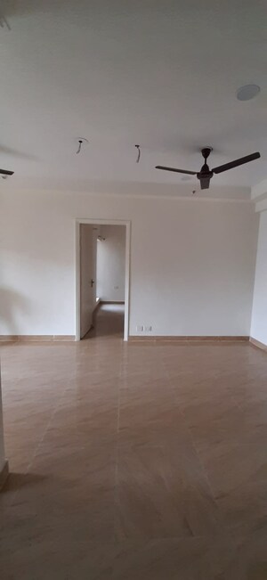 Room in 2 BHK Apartment at Gaur City 2 - 14th Avenue, Sector 16c Greater Noida – for Rent