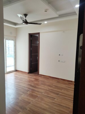 Room in 3 BHK Apartment at 3C Lotus Zing, Sector 168 – for Rent