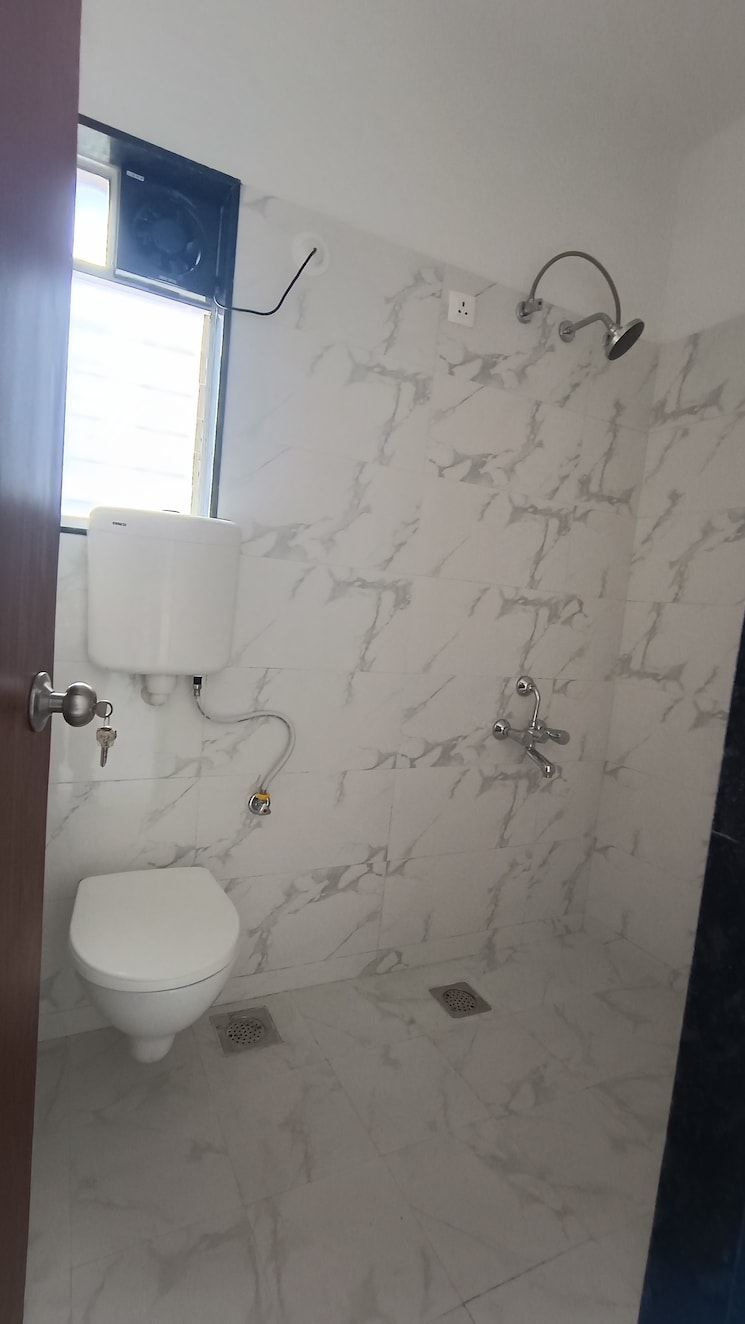Bathroom, tulshibaugwale-colony 3 Bedroom 1500 Sq.Ft. Apartment In Sahakar Nagar Pune 9625027