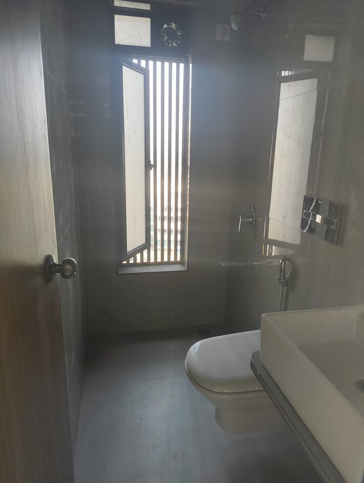 Bathroom, radhika-chs-goregaon 2 Bedroom 750 Sq.Ft. Apartment In Goregaon East Mumbai 9625029