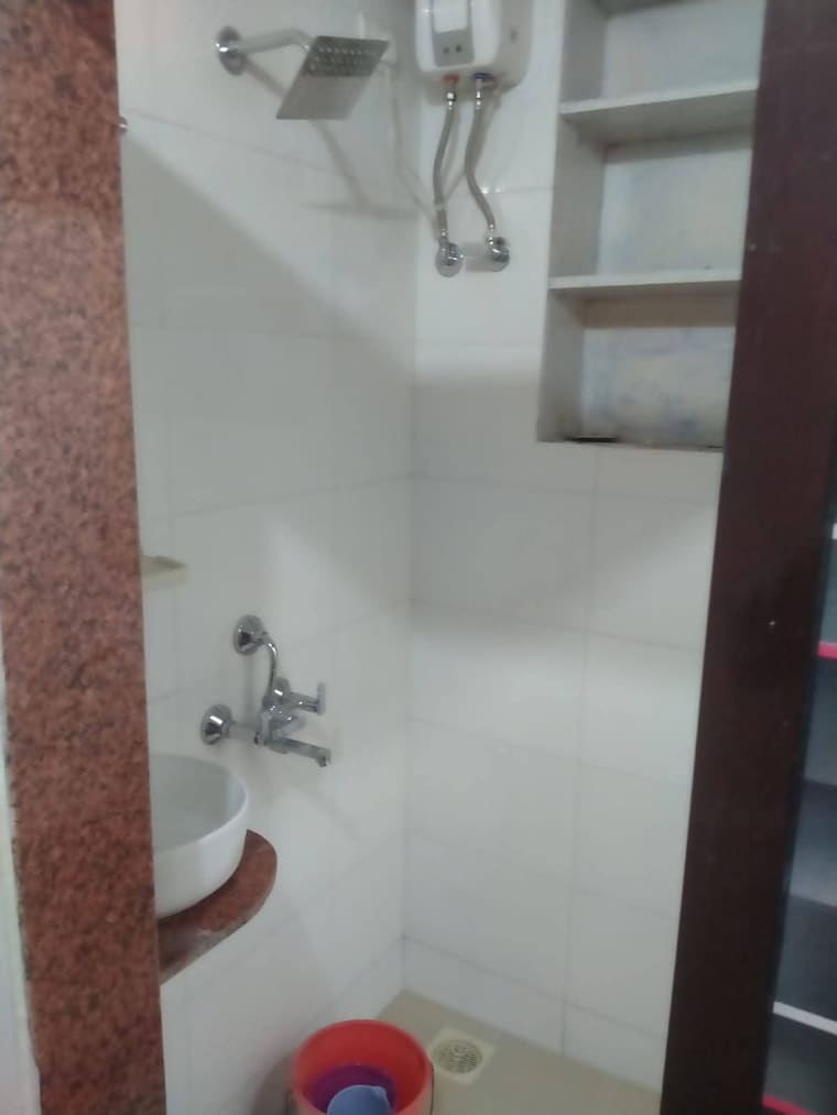 Attached Bathroom, andheri west 1 RK 270 Sq.Ft. Apartment In Andheri West Mumbai 9625028