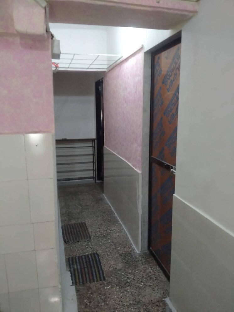 Other, andheri west 1 RK 270 Sq.Ft. Apartment In Andheri West Mumbai 9625028