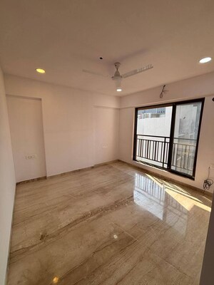 Room in 2 BHK Apartment at Andheri West – for Rent