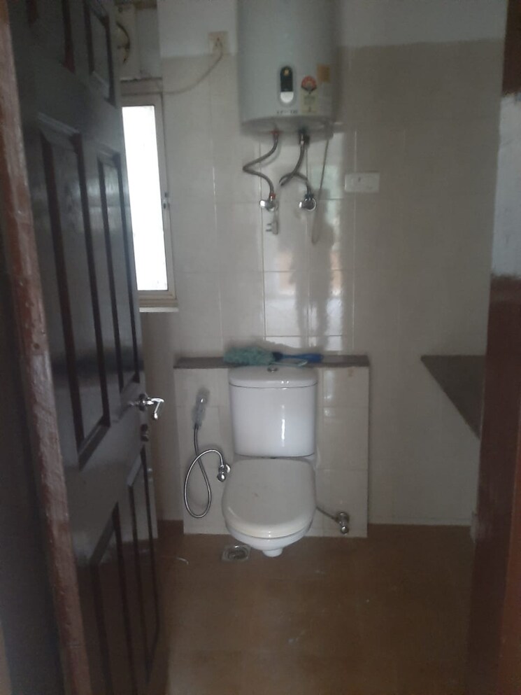 Bathroom, kohli-one-malibu-town 4 Bedroom 4200 Sq.Ft. Builder Floor In Sector 47 Gurgaon 9625046