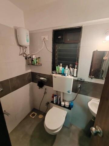 Attached Bathroom in 1 BHK Apartment at Andheri West – for Rent