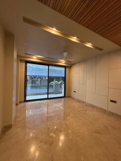 3 BHK + Servant Room Builder Floor For Sale in Unitech South City 1