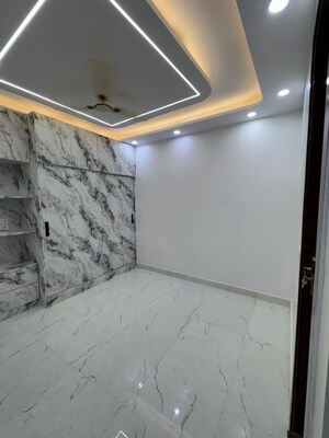 Room in 3 BHK Builder Floor at Vipin Garden – for Sale