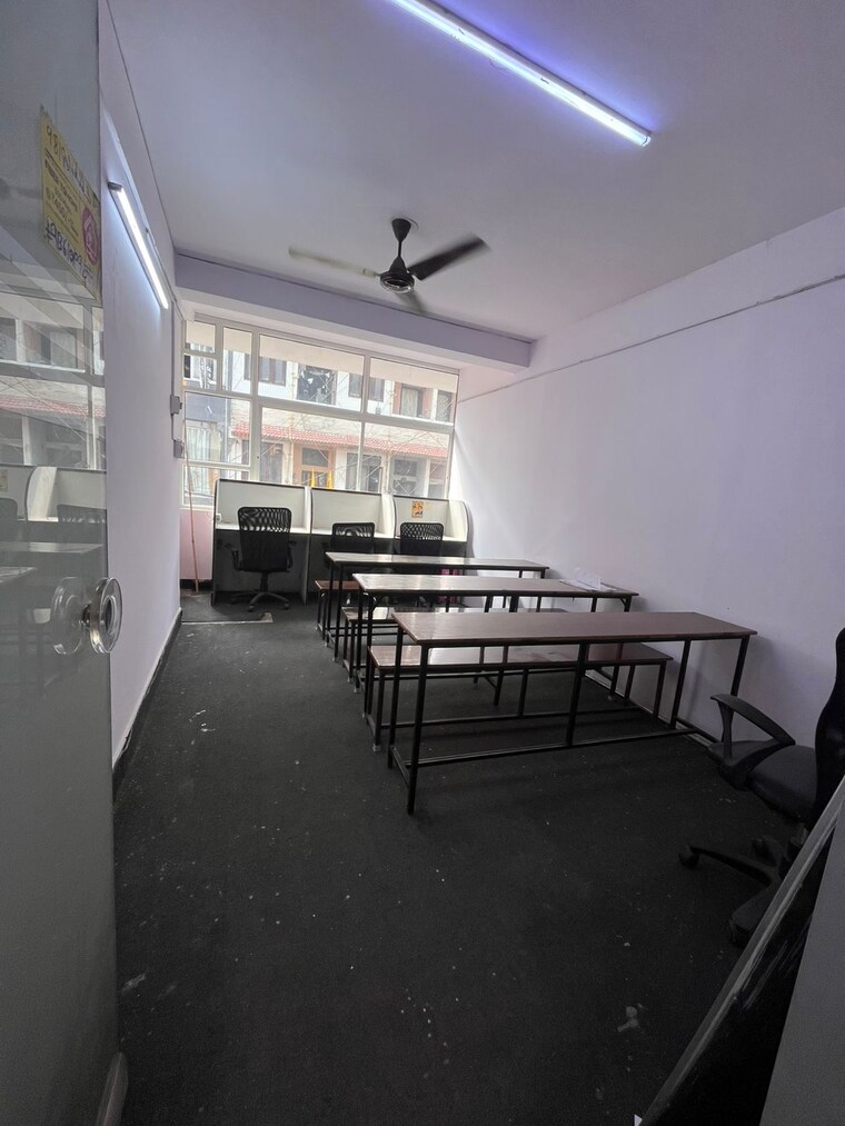 Other, mayur vihar phase 1 Commercial Office Space 1000 Sq.Ft. In Mayur Vihar Phase 1 Delhi 9625055