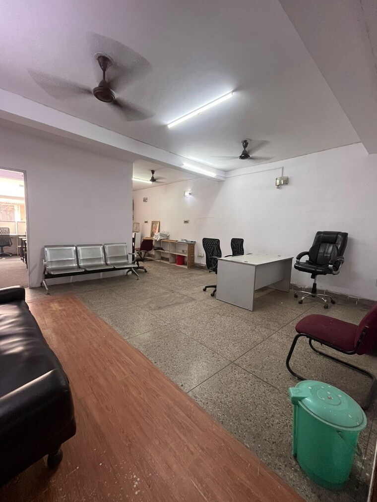 Common Area, mayur vihar phase 1 Commercial Office Space 1000 Sq.Ft. In Mayur Vihar Phase 1 Delhi 9625055