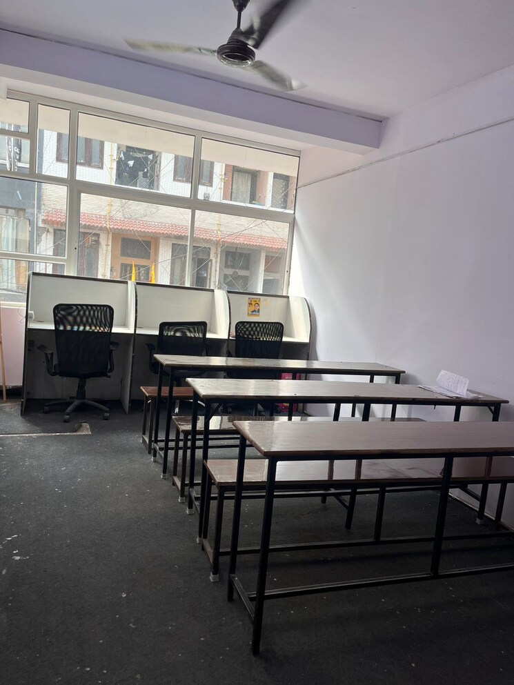 Other, mayur vihar phase 1 Commercial Office Space 1000 Sq.Ft. In Mayur Vihar Phase 1 Delhi 9625055