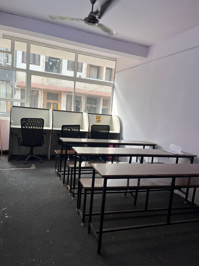 Other, mayur vihar phase 1 Commercial Office Space 1000 Sq.Ft. In Mayur Vihar Phase 1 Delhi 9625055