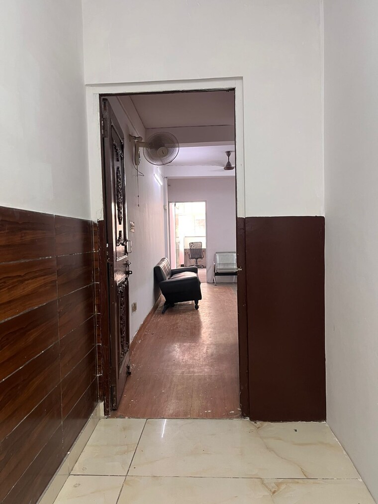 Other, mayur vihar phase 1 Commercial Office Space 1000 Sq.Ft. In Mayur Vihar Phase 1 Delhi 9625055