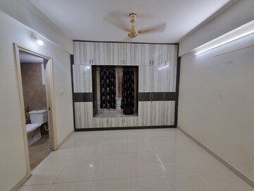 Room in 2 BHK Apartment at Candeur Signature, Varthur – for Rent