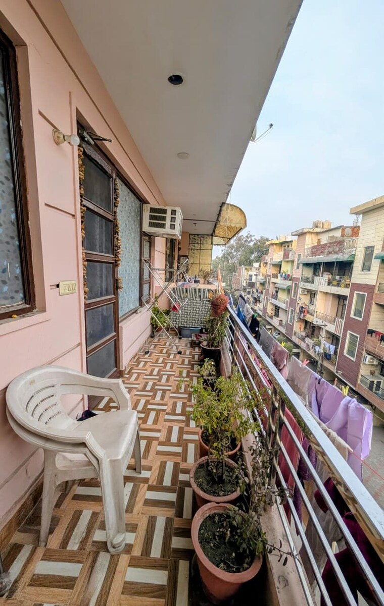 Balcony, guru-nanak-enclave 3 Bedroom 1000 Sq.Ft. Builder Floor In Dhakoli Zirakpur 9625095