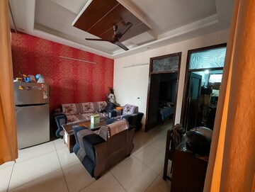 Team Area in 3 BHK Builder Floor at Guru Nanak Enclave, Dhakoli – for Sale