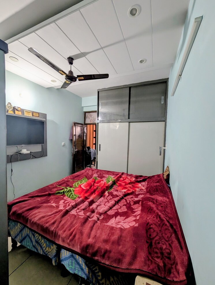 Bedroom, guru-nanak-enclave 3 Bedroom 1000 Sq.Ft. Builder Floor In Dhakoli Zirakpur 9625095