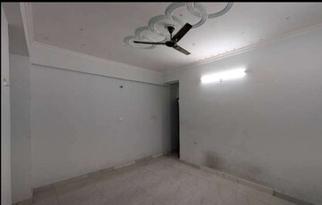 Room in 3 BHK Apartment at Gomti Nagar – for Rent