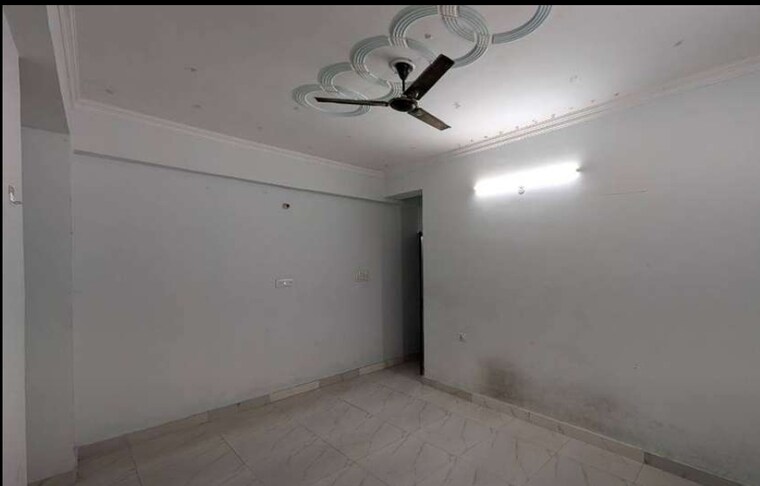 Room, gomti nagar 3 Bedroom 1650 Sq.Ft. Apartment In Gomti Nagar Lucknow 9625118