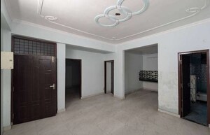 Room in 3 BHK Apartment at Gomti Nagar – for Rent