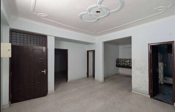 Room in 3 BHK Apartment at Gomti Nagar – for Rent