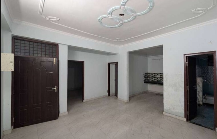 Room, gomti nagar 3 Bedroom 1650 Sq.Ft. Apartment In Gomti Nagar Lucknow 9625118