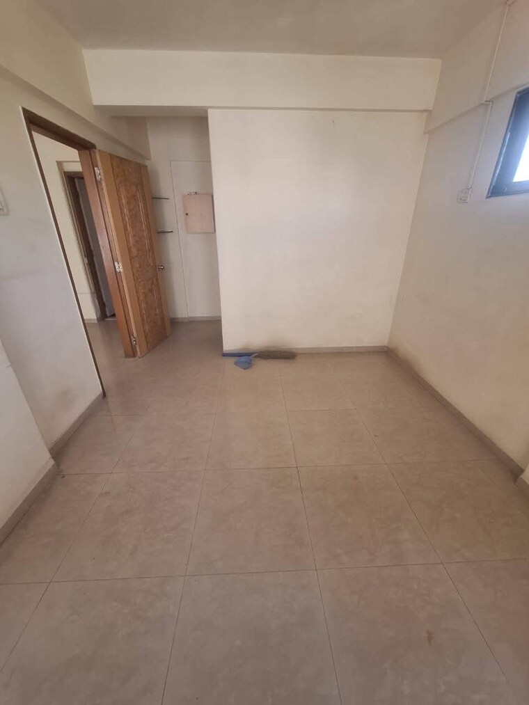 Room, azad nagar 2 Bedroom 700 Sq.Ft. Apartment In Azad Nagar Mumbai 9625126