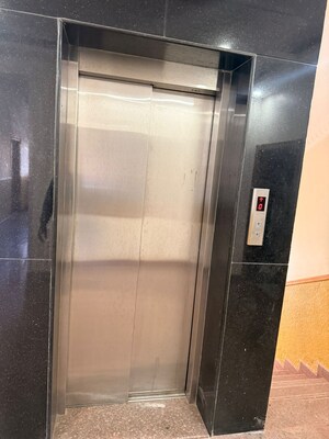 Lift in 2 BHK Apartment at Byrathi – for Rent