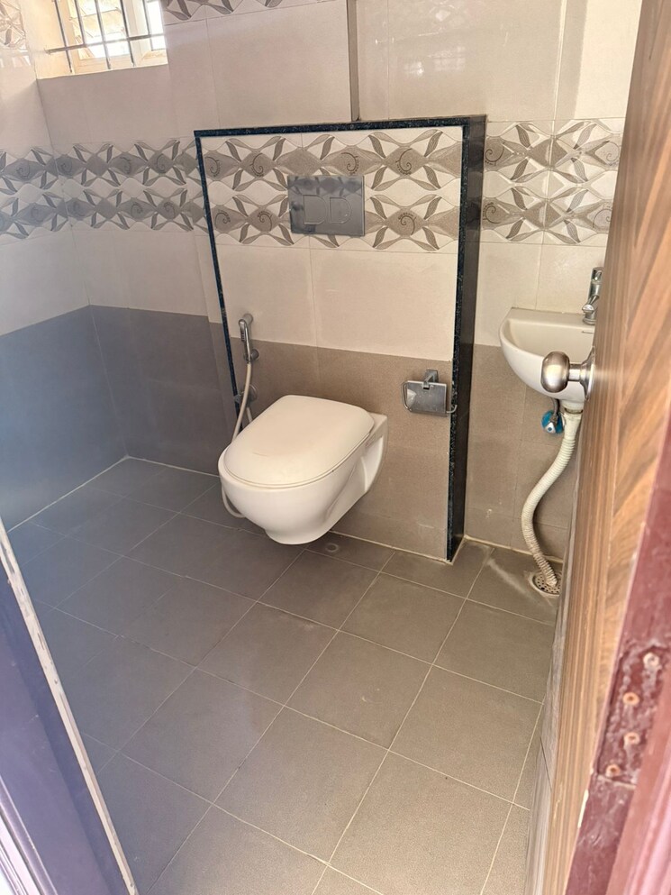 Bathroom, byrathi 2 Bedroom 1100 Sq.Ft. Apartment In Byrathi Bangalore 9625122