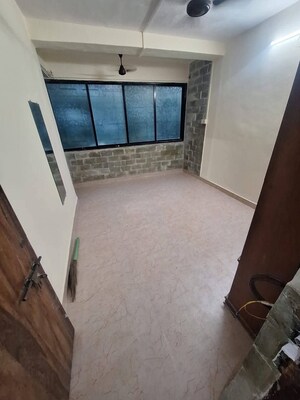 Room in 2 BHK Apartment at Andheri West – for Rent