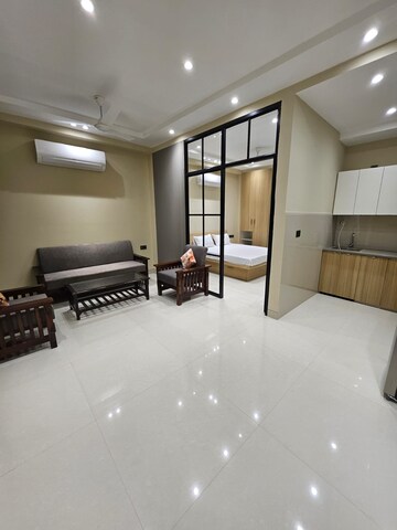 Living Room in 1 BHK Builder Floor at Central Park I, Sector 42 – for Rent