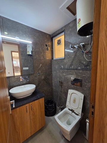 Bathroom in Studio Builder Floor at South City Arcade, Sector 41 – for Rent