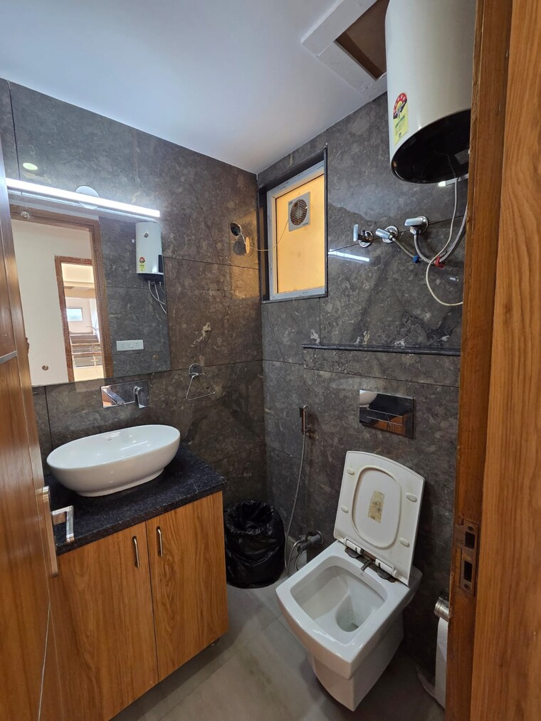 Bathroom, south-city-arcade Studio 550 Sq.Ft. Builder Floor In Sector 41 Gurgaon 9625151