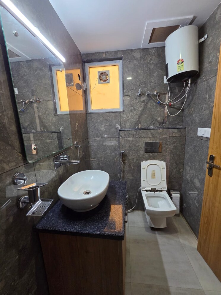 Team Area, south-city-arcade Studio 550 Sq.Ft. Builder Floor In Sector 41 Gurgaon 9625151