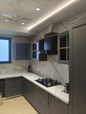 Kitchen in 3 BHK Builder Floor at Dlf Phase ii – for Rent