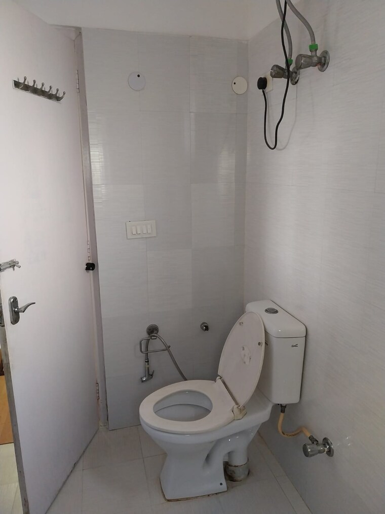 Bathroom, saket 3 Bedroom 2500 Sq.Ft. Apartment In Saket Delhi 9625165