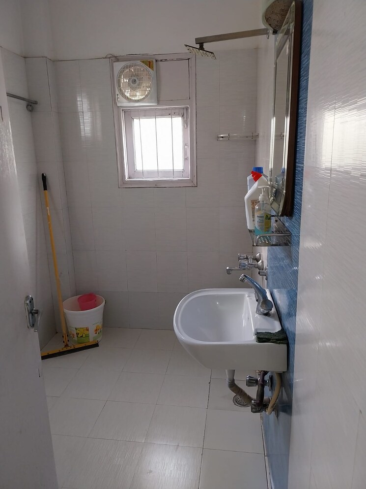 Bathroom, saket 3 Bedroom 2500 Sq.Ft. Apartment In Saket Delhi 9625165