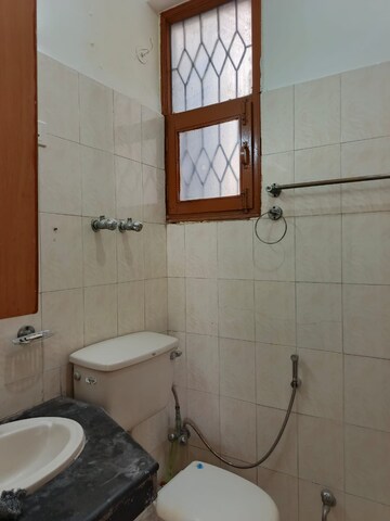 Master Bedroom in 2 BHK Builder Floor at Ardee Mall, Sector 52 – for Sale