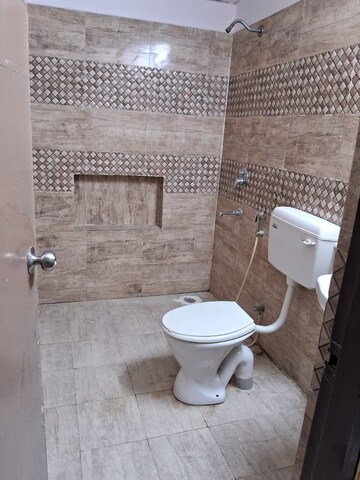 Bathroom in 3 BHK Apartment at LDA Parijaat Apartments, Faizabad Road – for Rent