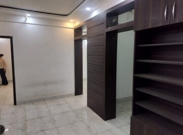 Room in 3 BHK Apartment at Casa Woodstock, Sector 16c Greater Noida – for Sale