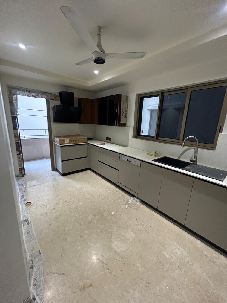 Kitchen, sri-fortune-one 3.5 Bedroom 3150 Sq.Ft. Apartment In Banjara Hills Hyderabad 9625276